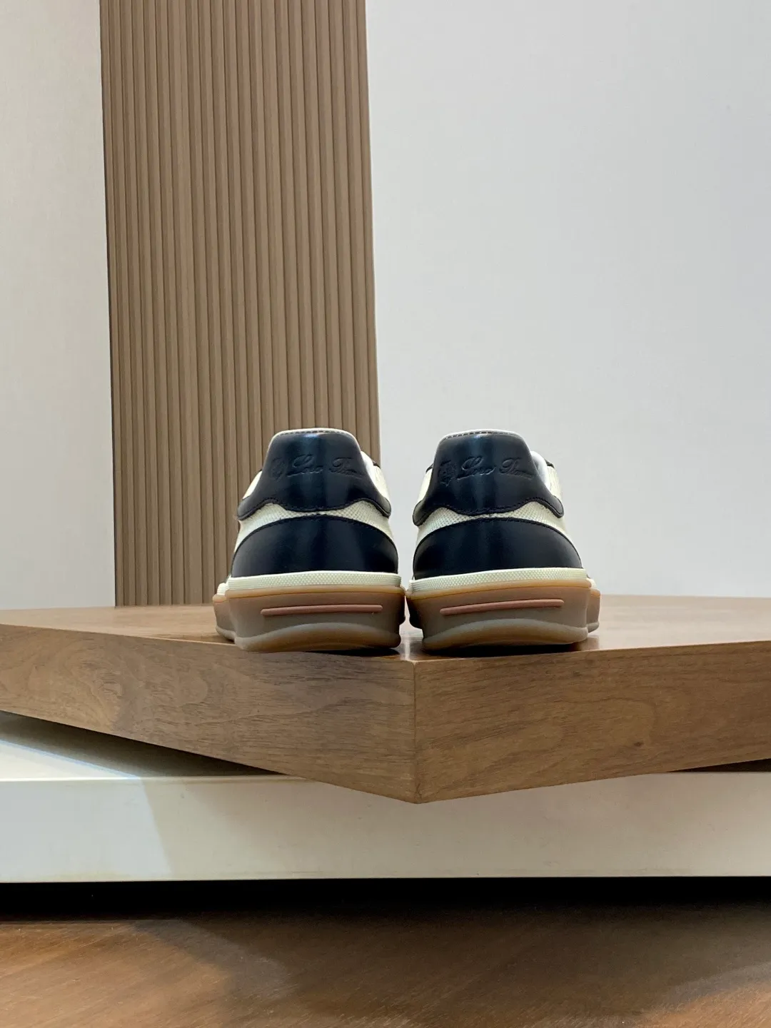 💰760 Loro Piana - Classic casual shoes, men's lace-up casual shoes and sneakers, high-quality lightweight and comfortable fabrics, suitable for outdoor leisure, the color scheme is young and energetic, and it looks great with sportswear or casual suits! Code number: 39-44 (38, 45, 46, can be customized)